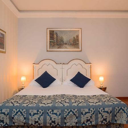Sotto La Cupola Bed & Breakfast Rome Bagian luar foto