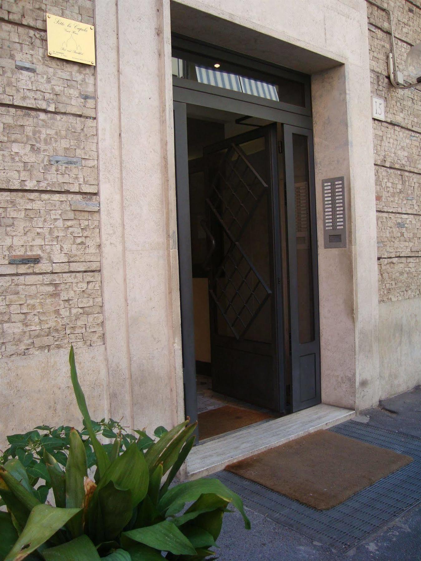 Sotto La Cupola Bed & Breakfast Rome Bagian luar foto