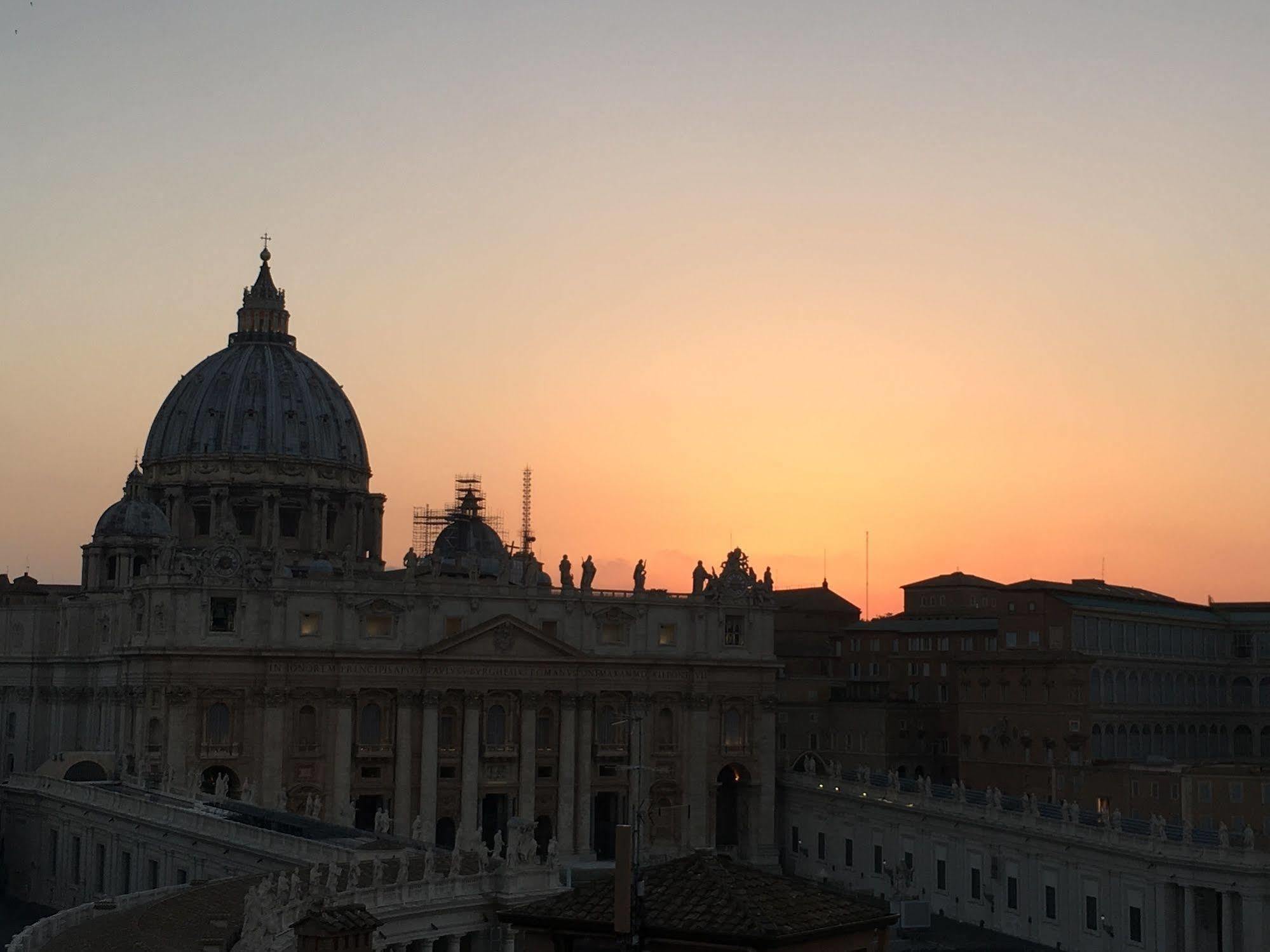 Sotto La Cupola Bed & Breakfast Rome Bagian luar foto