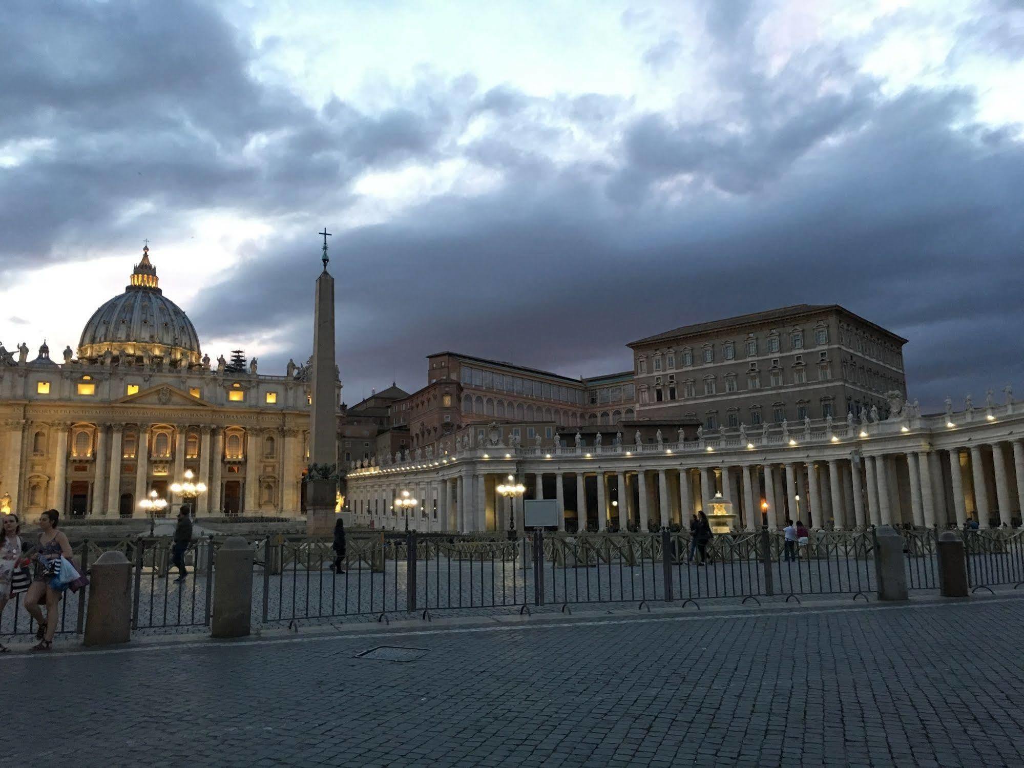 Sotto La Cupola Bed & Breakfast Rome Bagian luar foto
